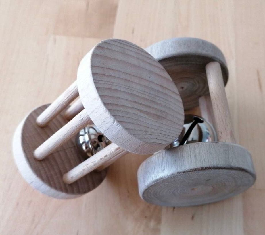 Rassel mit Glöckchen