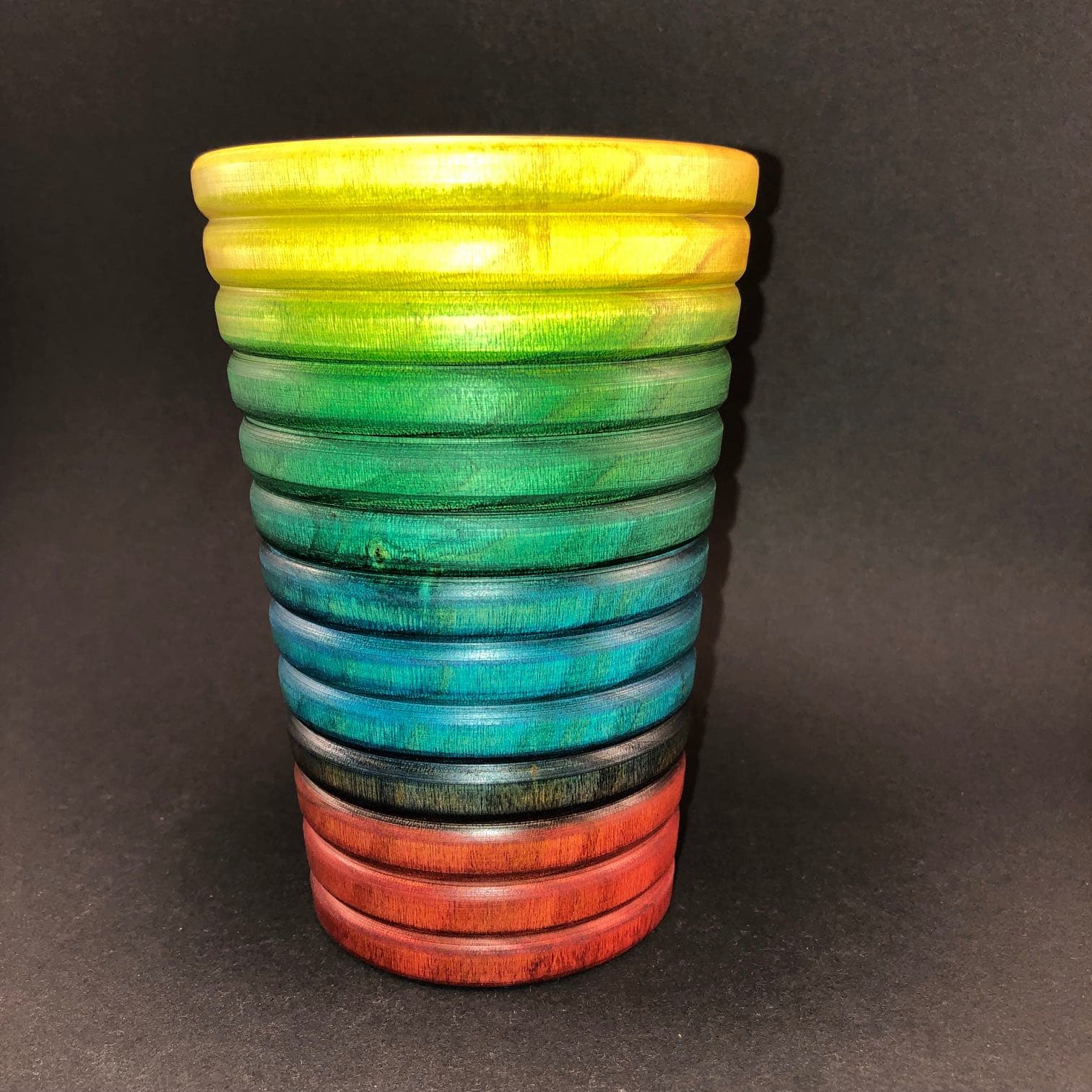 Vase gefärbt